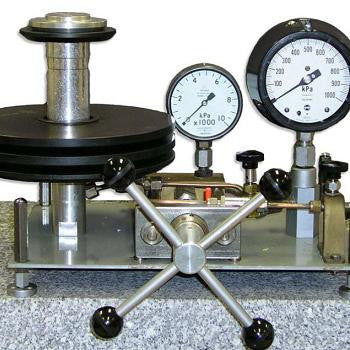 Pressure measuring instrument