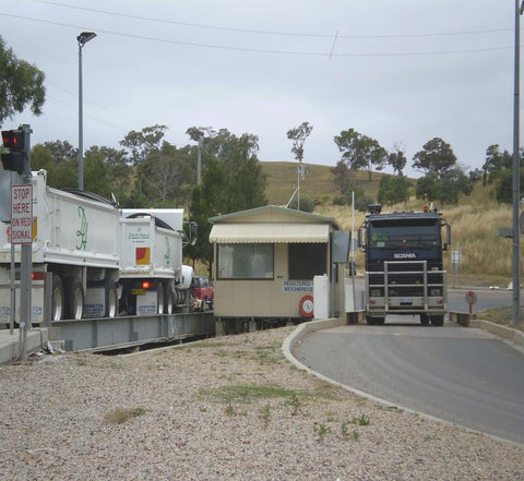 Operate weighbridges