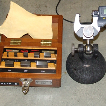 Dimensional measuring instrument